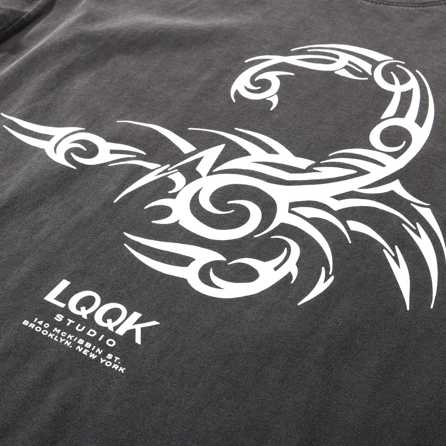 LQQK STUDIO TRIBAL SCORPION TEE WASHED BLACK